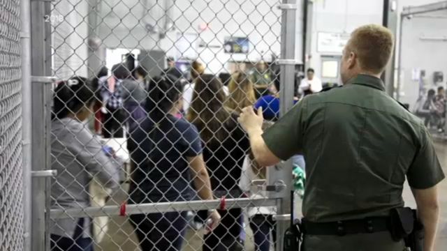 Texas Senate Advances Border Bill Allows State Police to Arrest Migrants at Us-Mexico Border